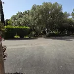 Entire Ground Floor In Beautiful Σπίτι διακοπών