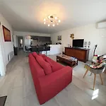 Entire Ground Floor In Beautiful * Saint-Raphaël