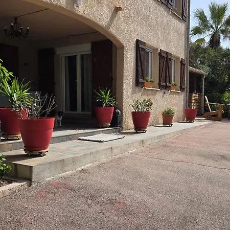 Hébergement de vacances Entire Ground Floor In Beautiful *