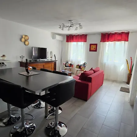 Semesterbostad Entire Ground Floor In Beautiful Saint-Raphaël
