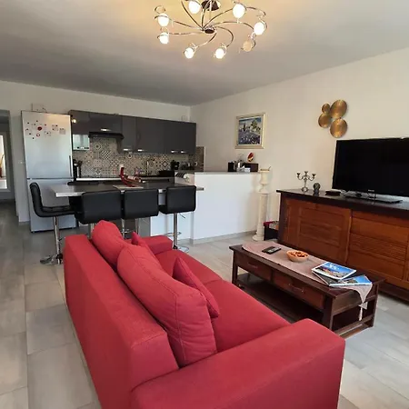Entire Ground Floor In Beautiful Hébergement de vacances *