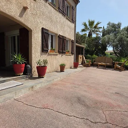 Entire Ground Floor In Beautiful Saint-Raphaël