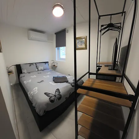 Entire Ground Floor In Beautiful * Сен-Рафаэль