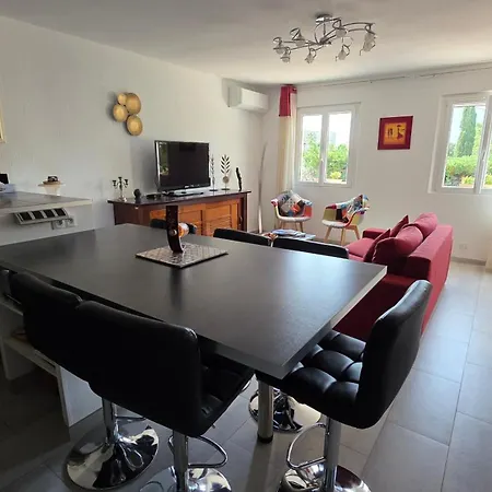 Entire Ground Floor In Beautiful Saint-Raphaël
