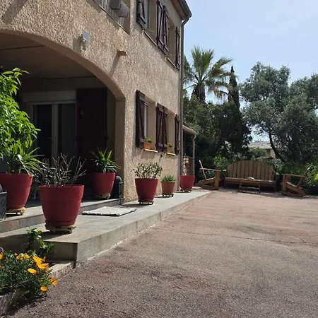 Hébergement de vacances Entire Ground Floor In Beautiful *