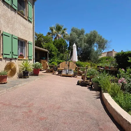Entire Ground Floor In Beautiful Сasa de vacaciones *