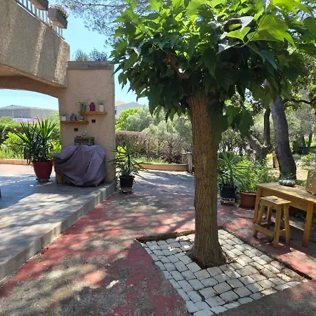 Entire Ground Floor In Beautiful Semesterbostad Saint-Raphaël