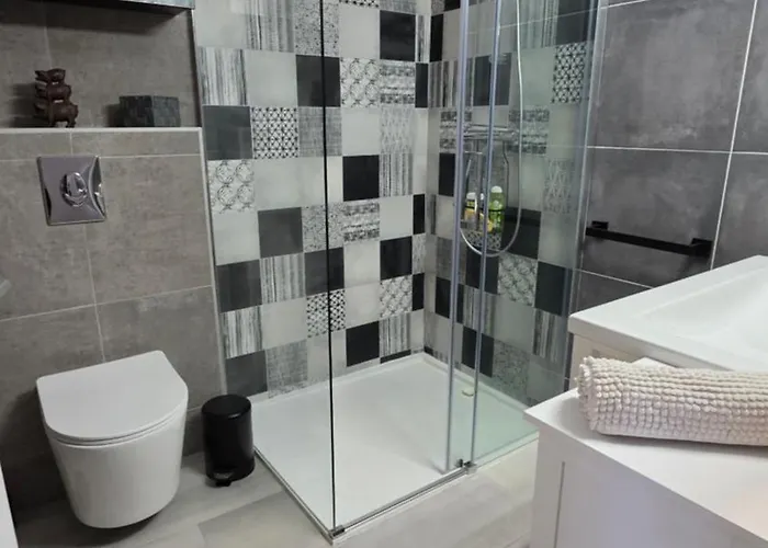 Entire Ground Floor In Beautiful Prázdninový dům Saint-Raphaël